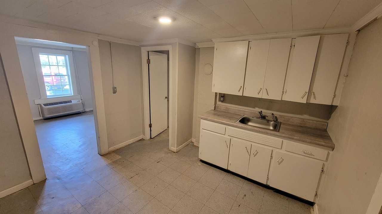 112 Tanyard Road - Unit B - Photo 2 of 5
