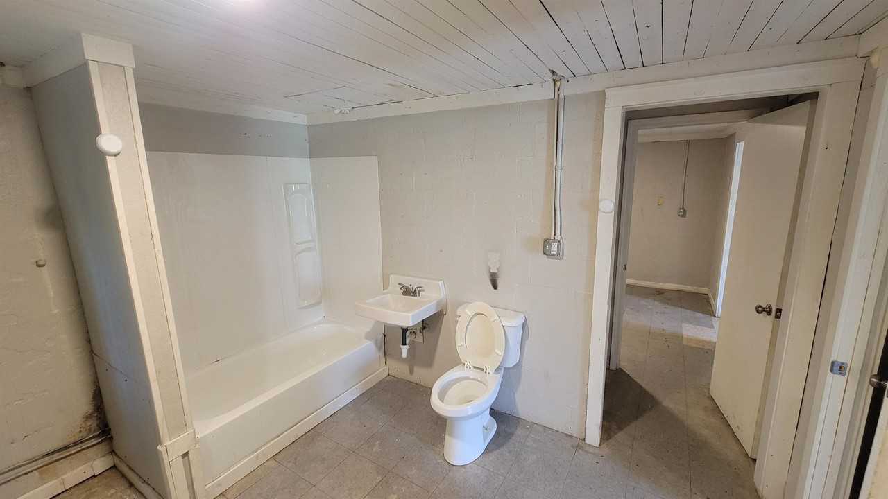 112 Tanyard Road - Unit B - Photo 4 of 5