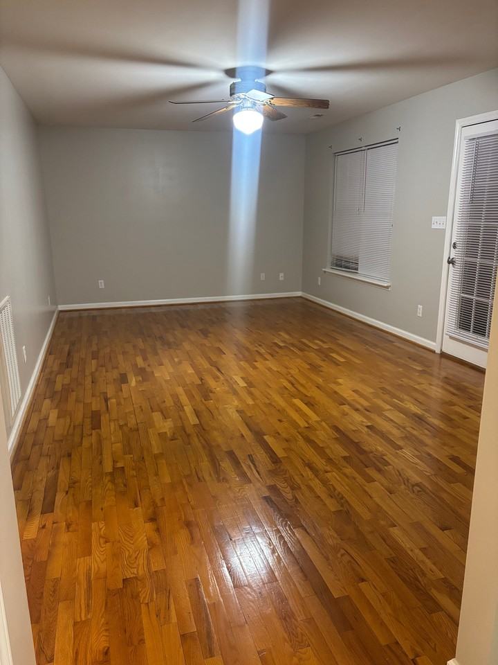 35 Perlmans Place - Photo 3 of 12