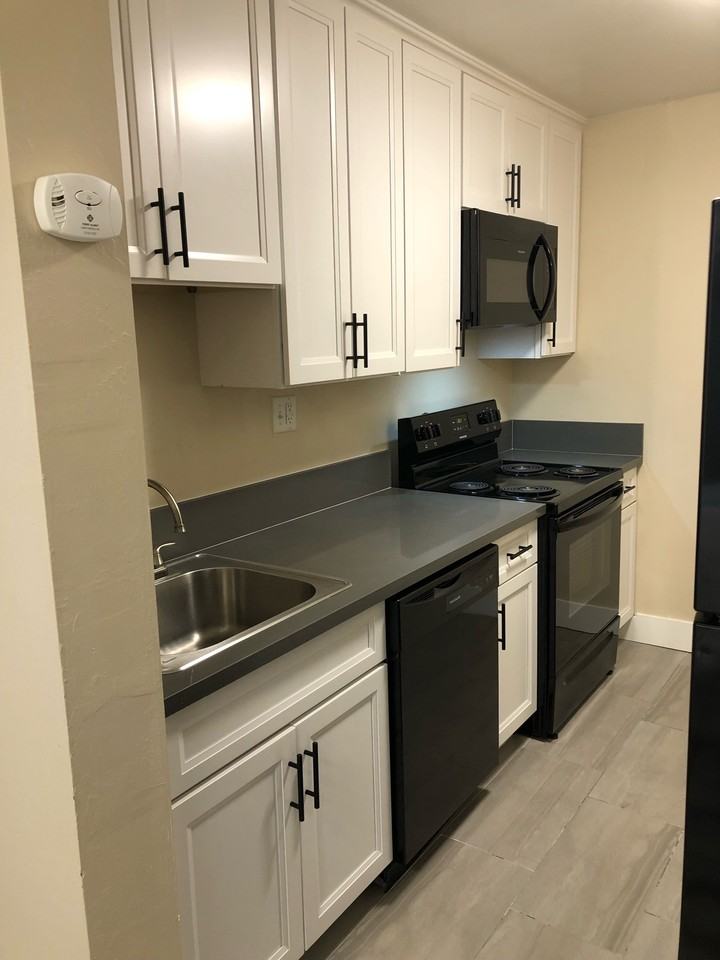 2637 Regent Street - Photo 2 of 39