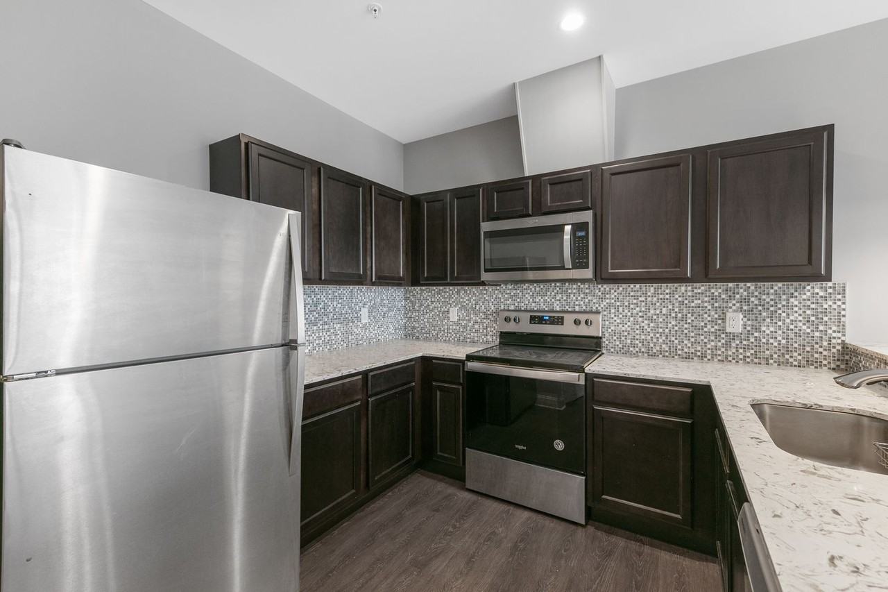 The Reserve at Park South II - Photo 7 of 27