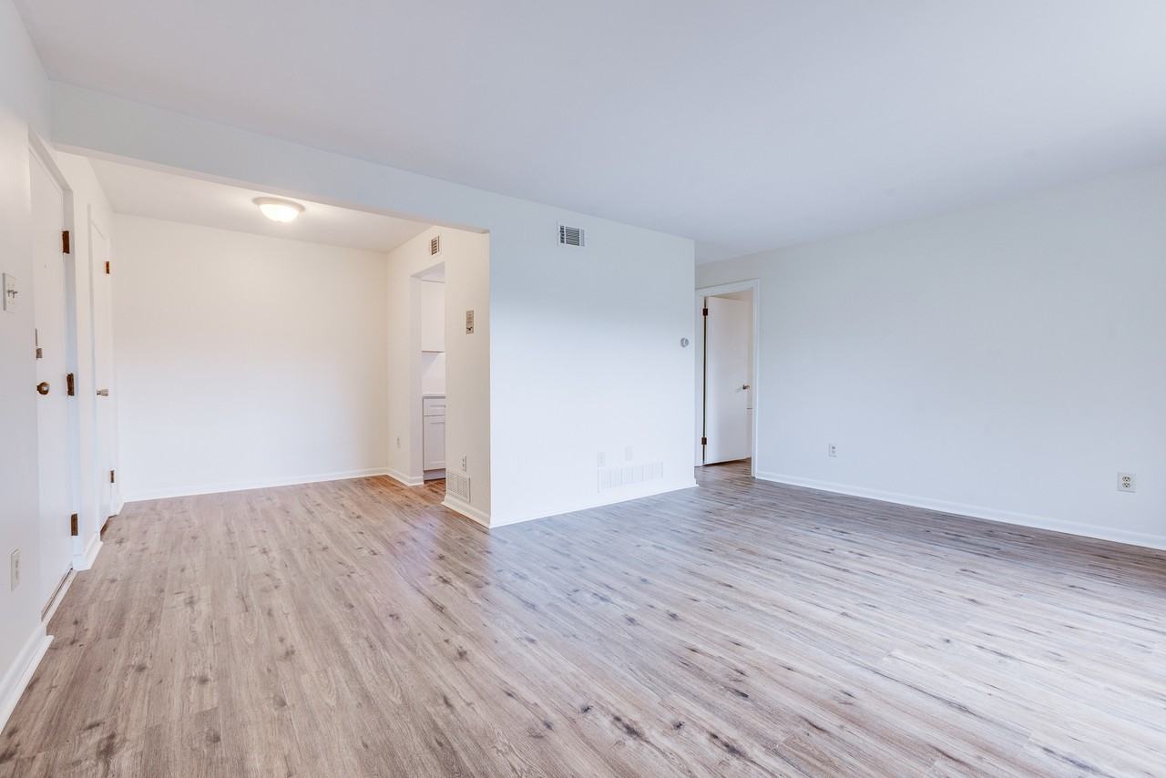 160 Glenn Street - Photo 3 of 17