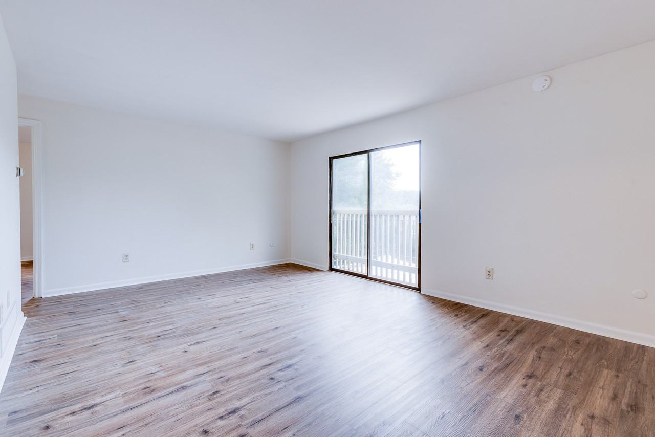 160 Glenn Street - Photo 4 of 17