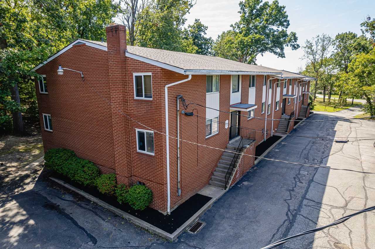 Brooklane - Photo 3 of 13