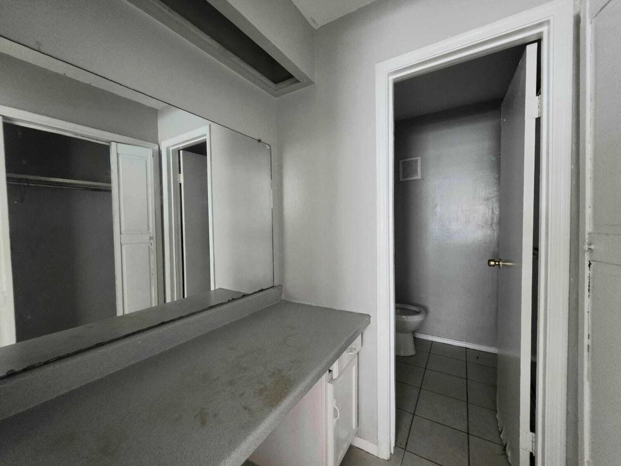 6300 North 11th Street - Photo 4 of 50