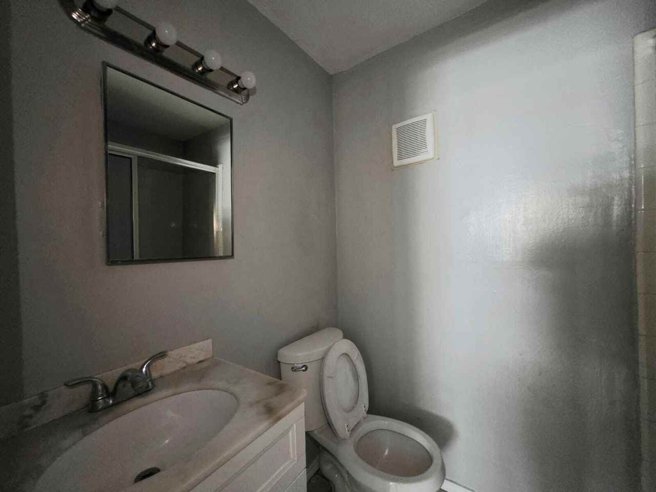 6300 North 11th Street - Photo 5 of 50