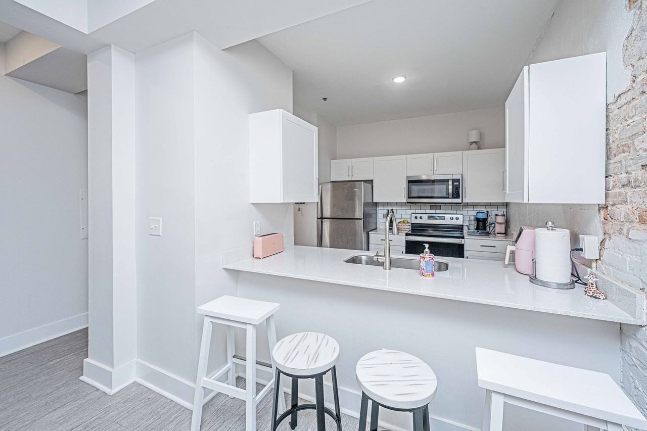 1000 King Street - Photo 4 of 38