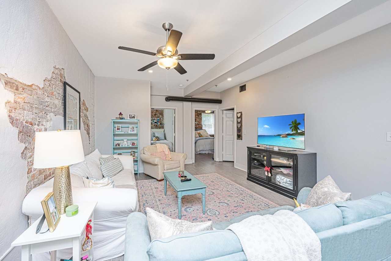 1000 King Street - Photo 5 of 38