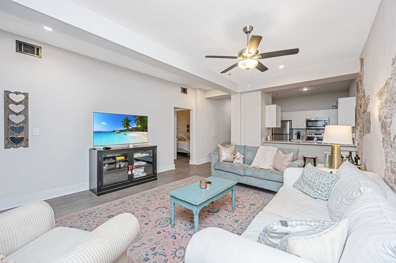 1000 King Street - Photo 6 of 38