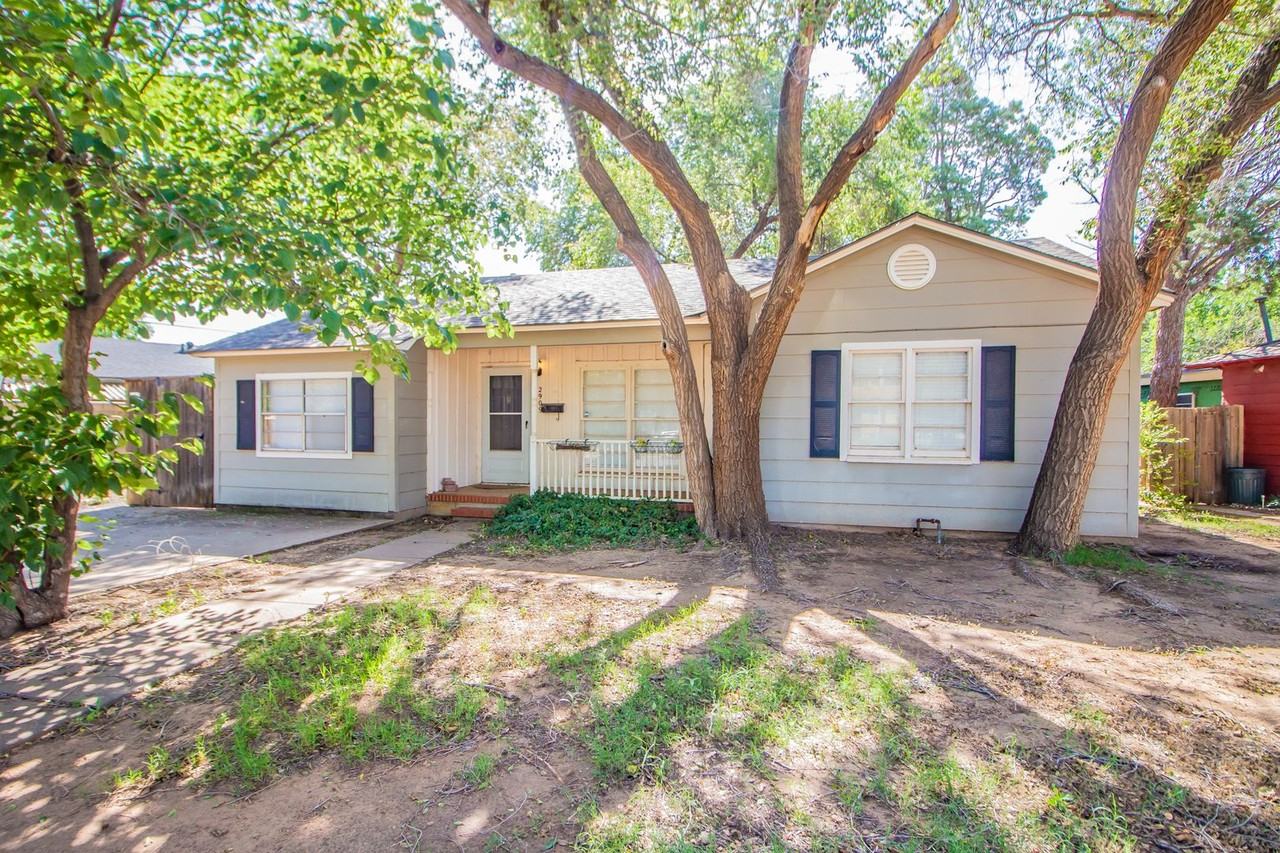 2909 Canton Ave - Photo 2 of 21