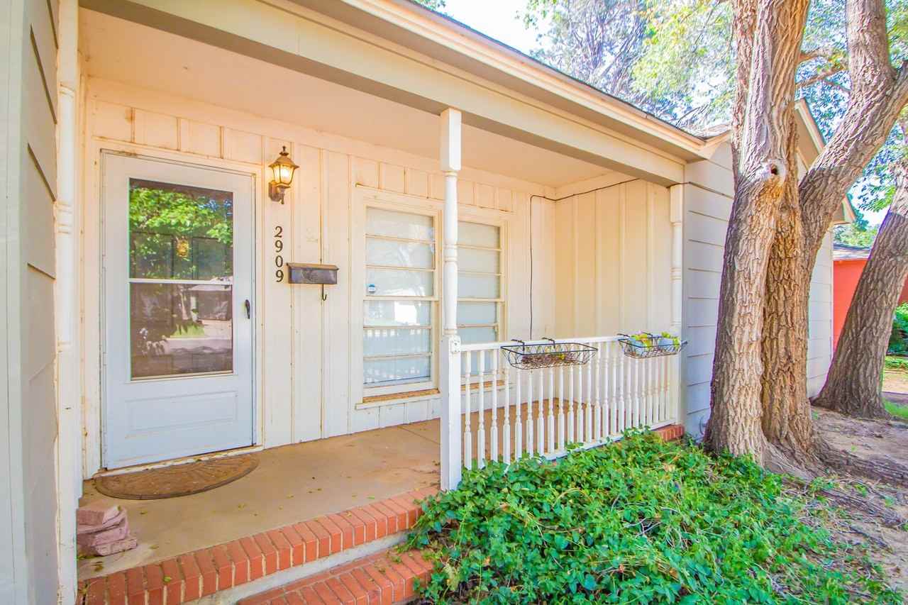 2909 Canton Ave - Photo 3 of 21