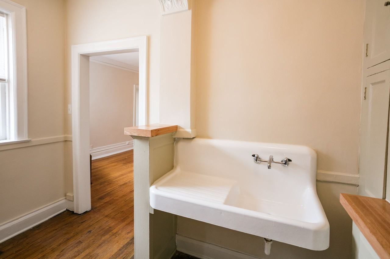 Seward Plaza - Photo 5 of 48