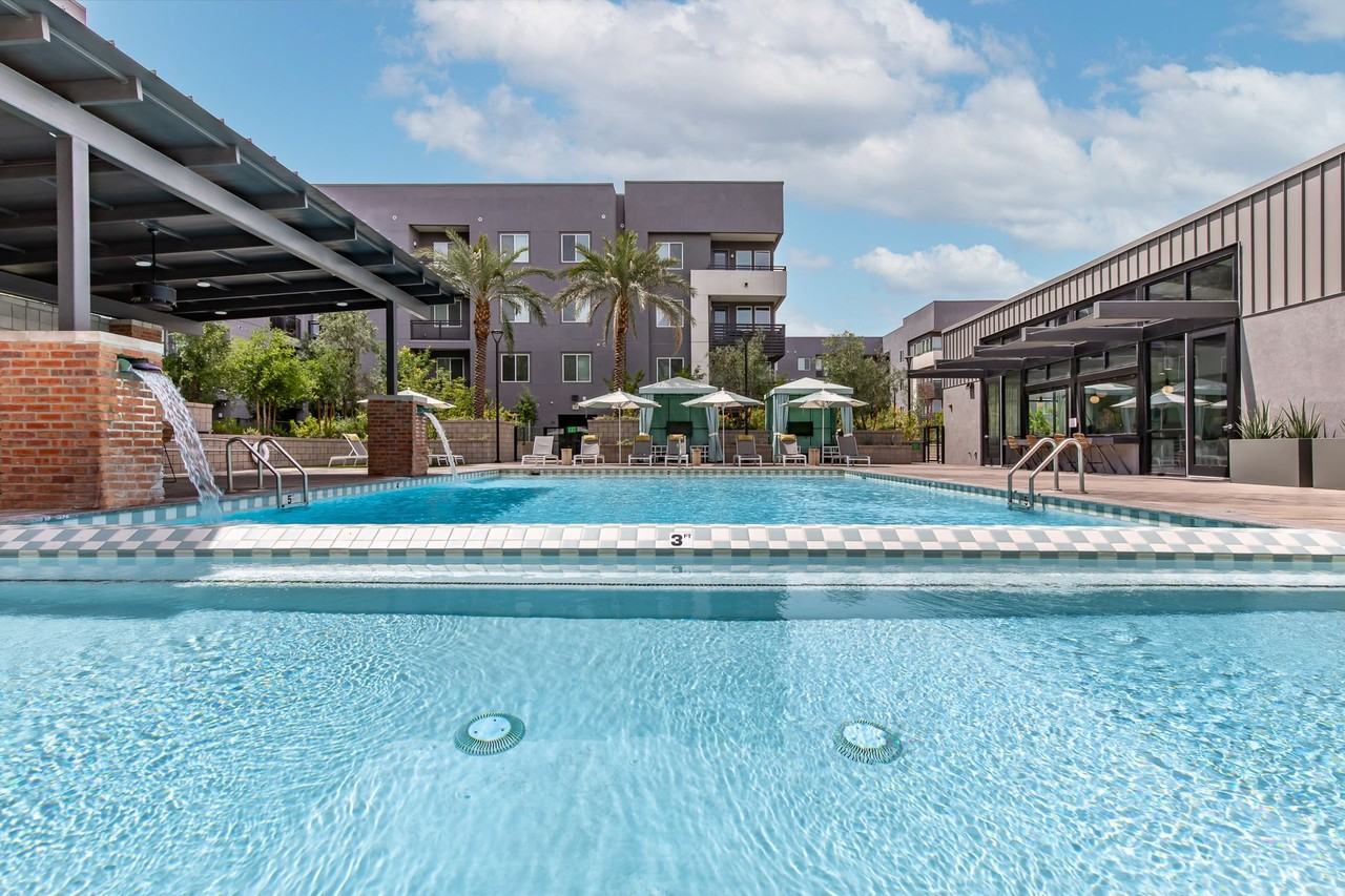 Onyx Uptown PHX - Photo 7 of 50