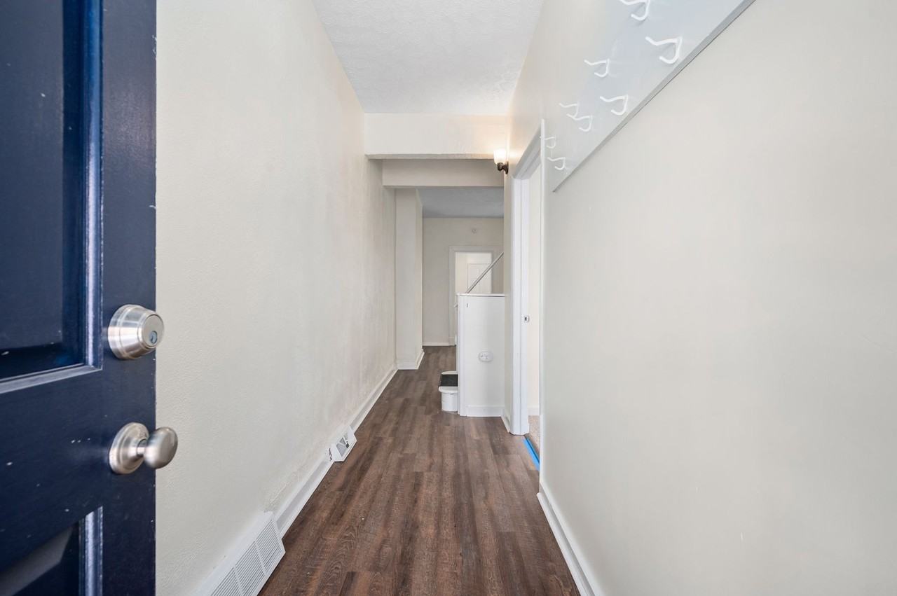 19 Edith Pl - Photo 7 of 16