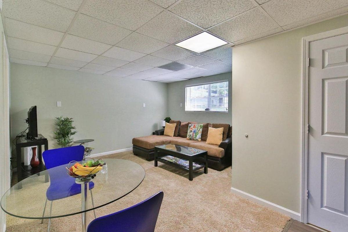 6501 Brownsville Rd - Photo 2 of 11