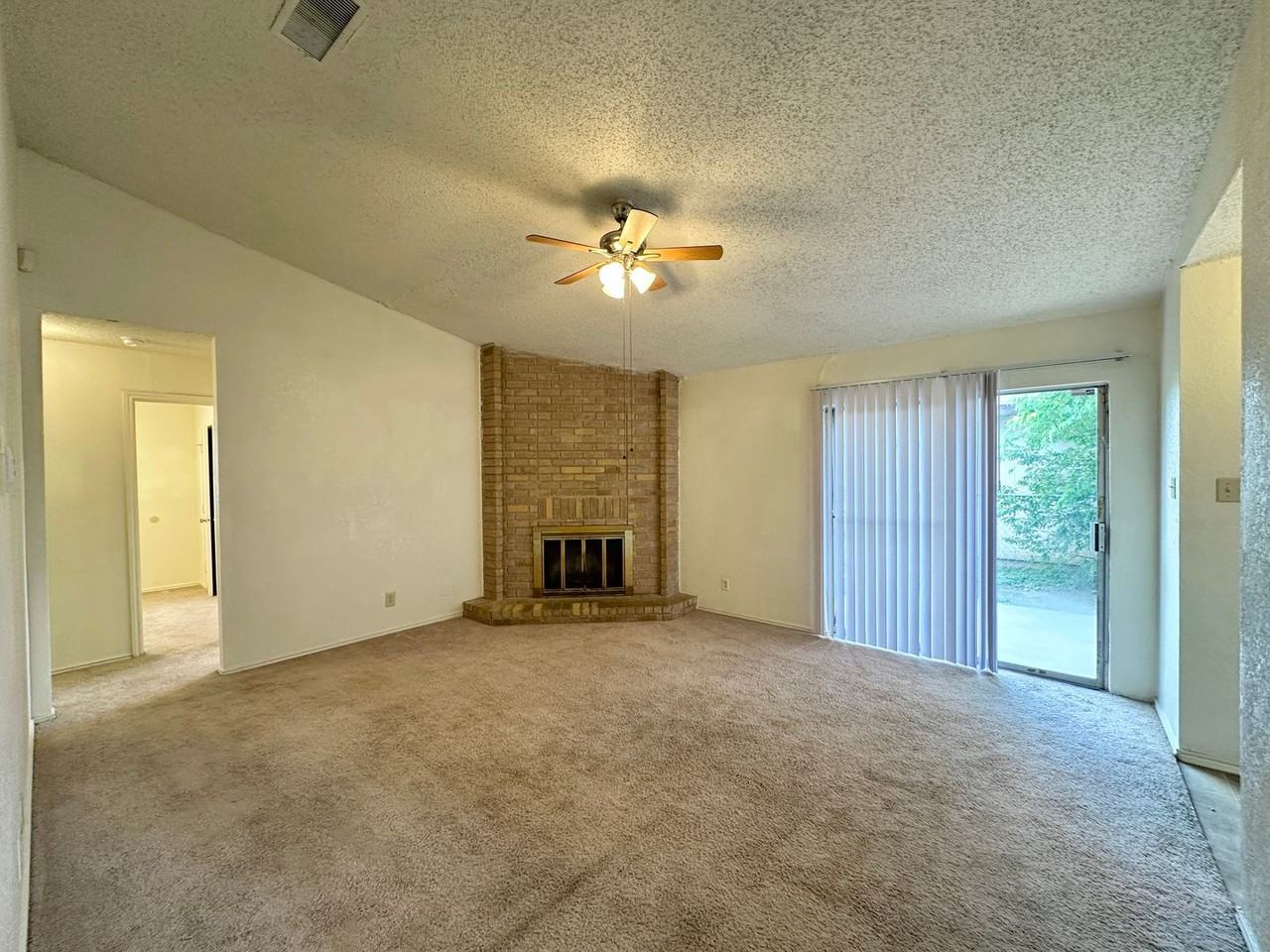 2312 Silverhill Dr - Photo 4 of 25