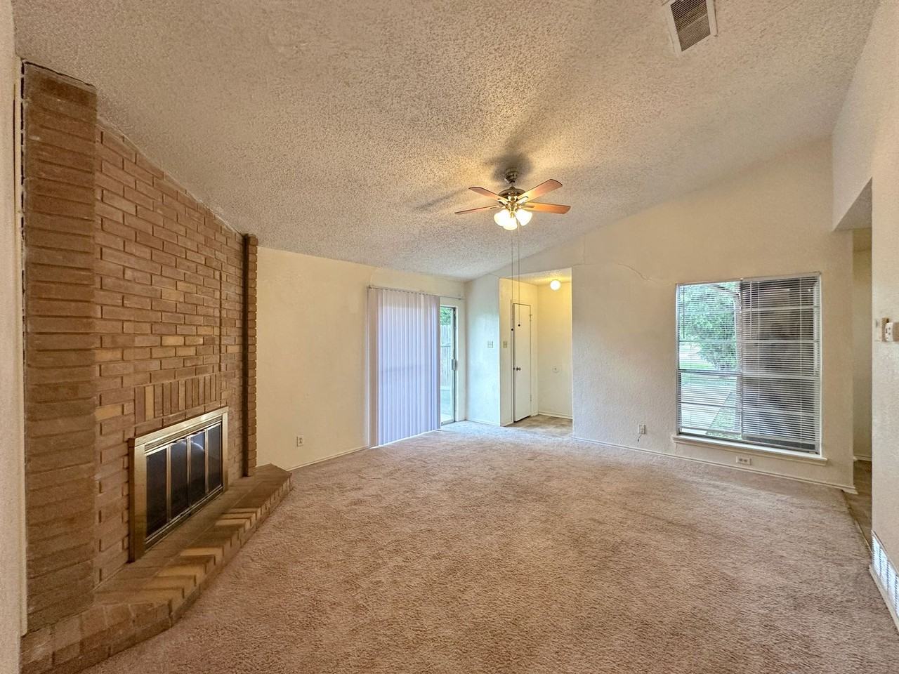 2312 Silverhill Dr - Photo 5 of 25