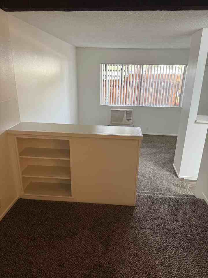 4171 California Ave #09 - Photo 7 of 12