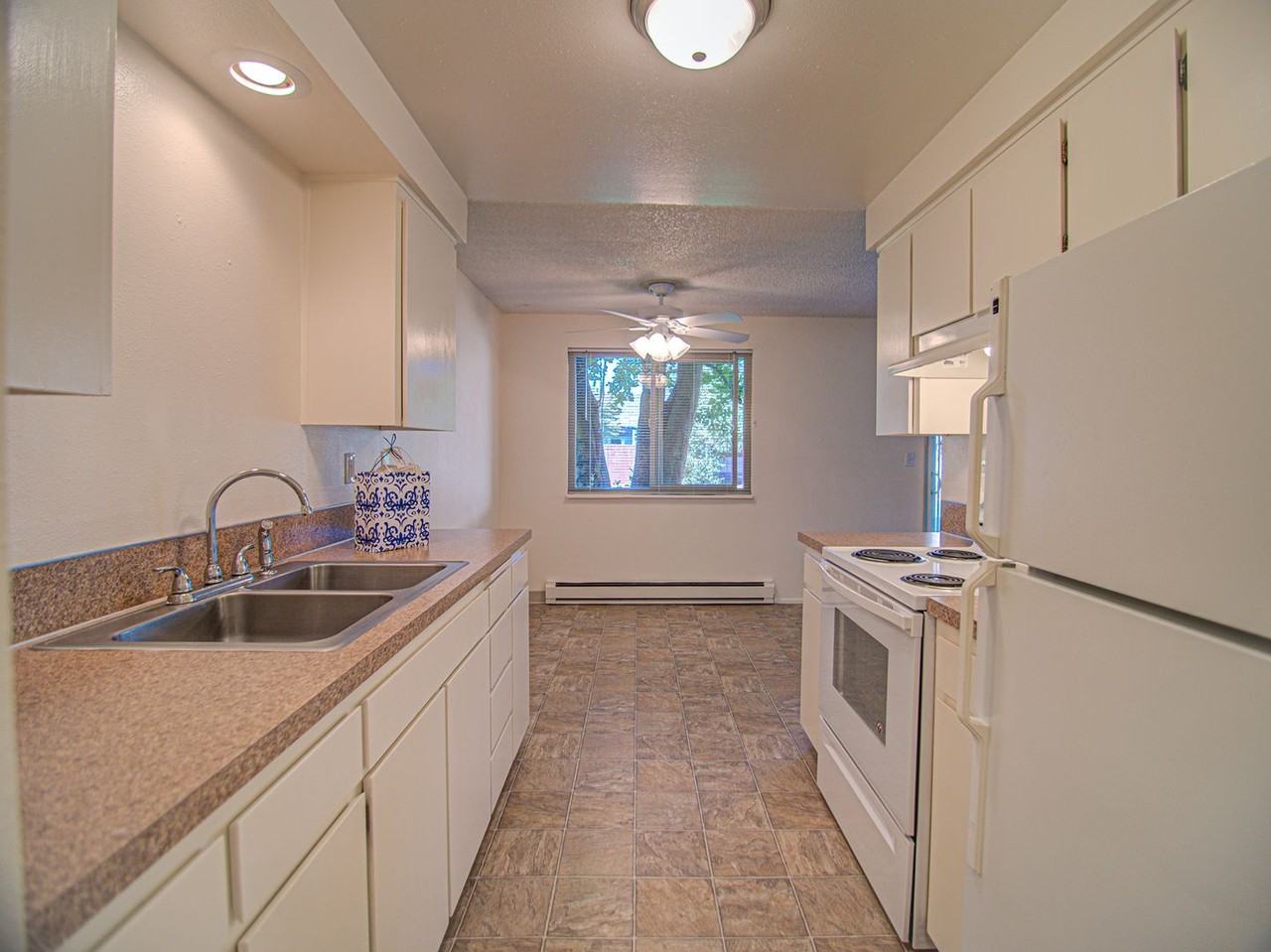 #314 THE MAPLES APARTMENTS - Photo 3 of 7