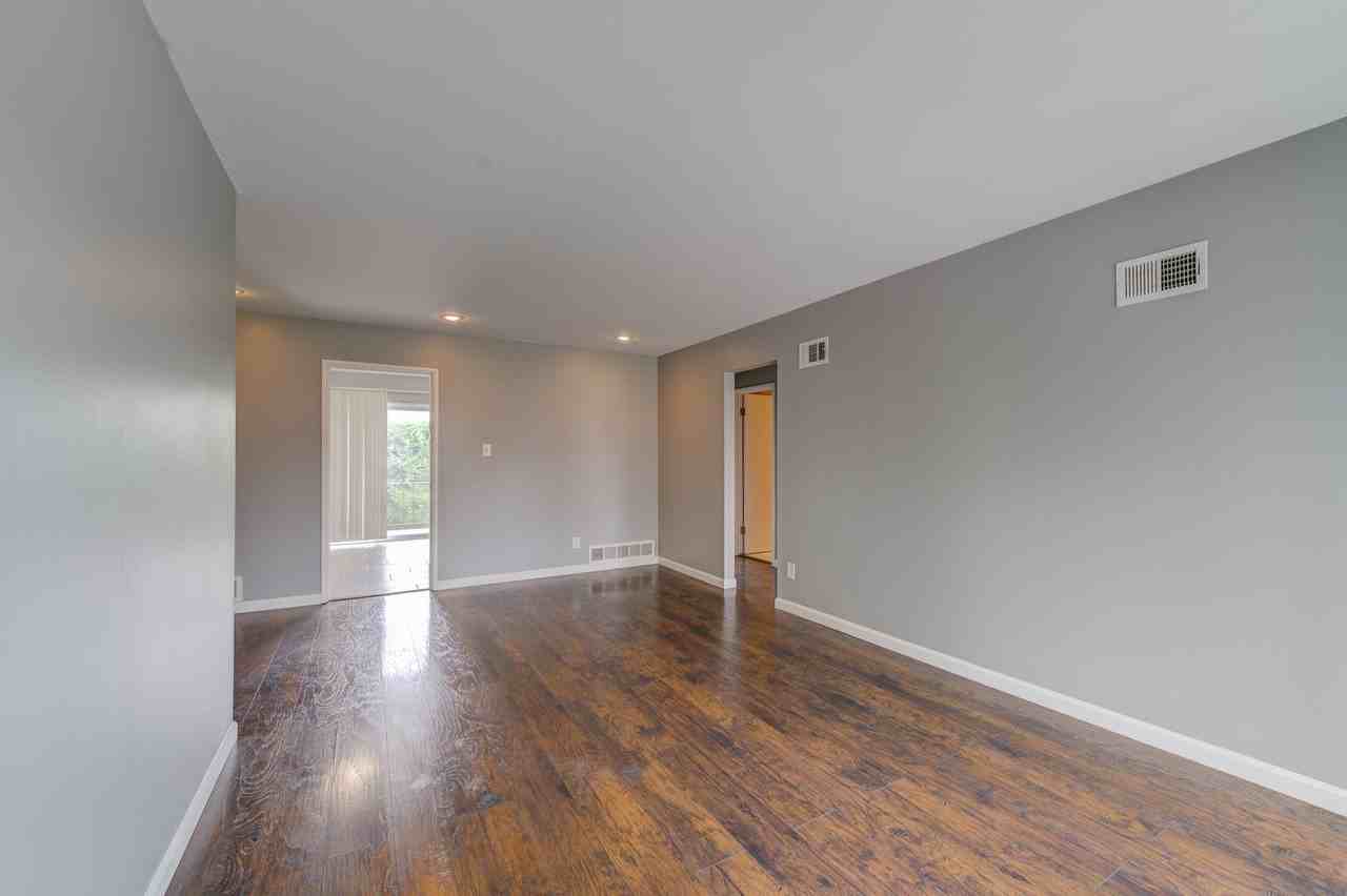 3 Heartwoods Court #F - Photo 5 of 14