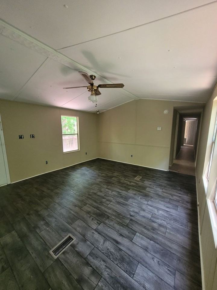 387 W Kellogg Dr - Photo 3 of 12