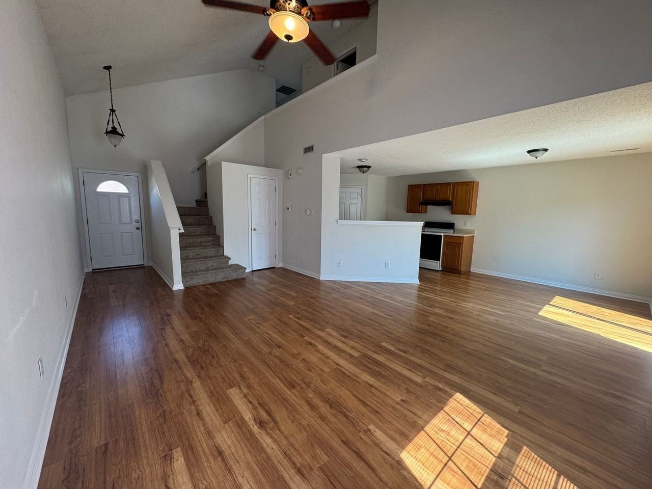 1209 Porchester Ln - Photo 4 of 25