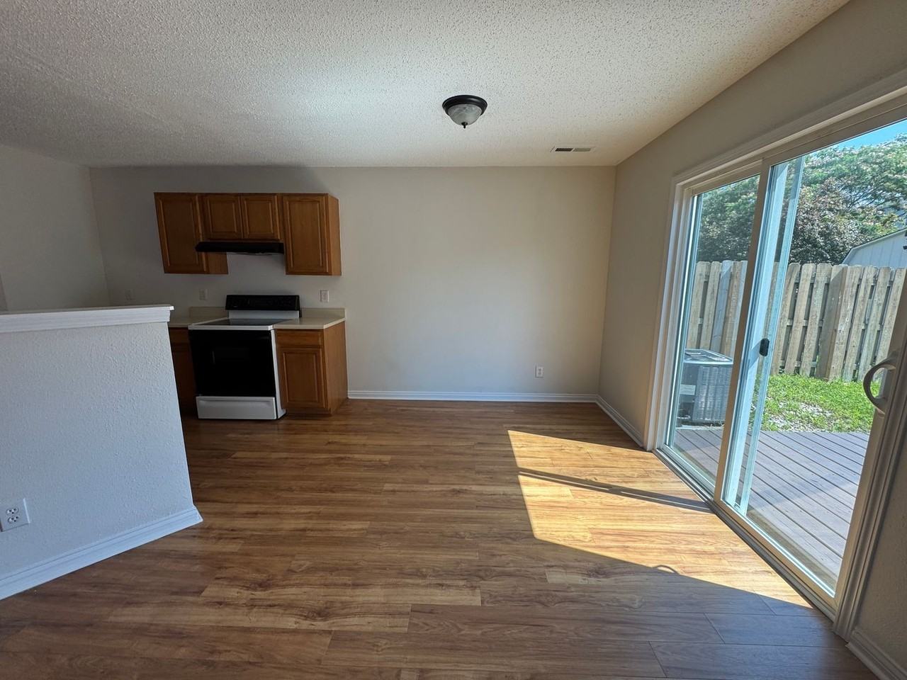 1209 Porchester Ln - Photo 7 of 25