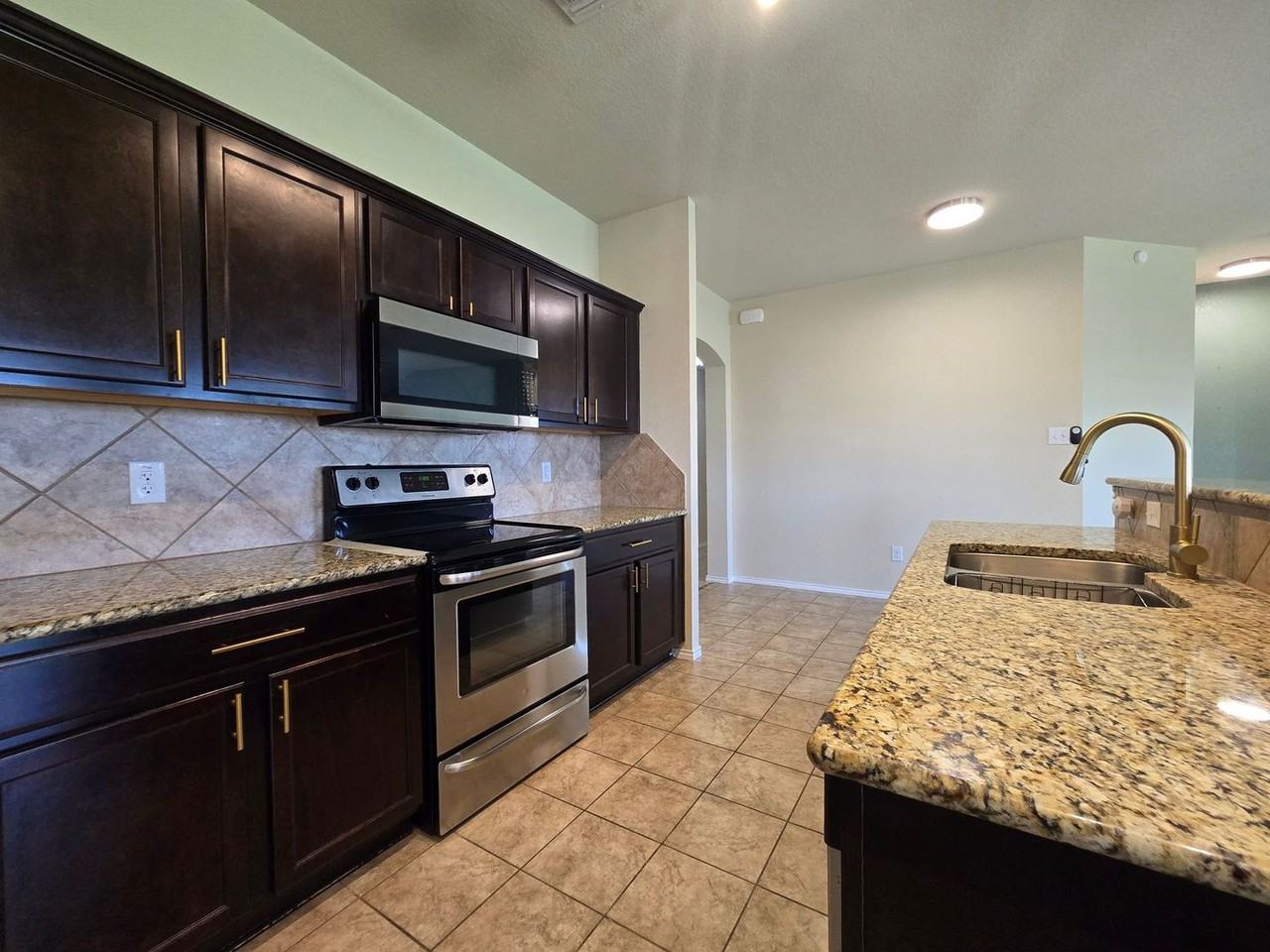 5308 Waterbank Ln - Photo 4 of 26