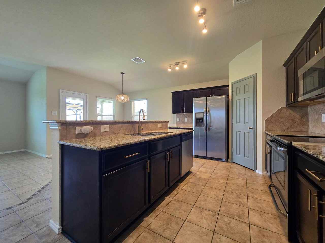 5308 Waterbank Ln - Photo 5 of 26