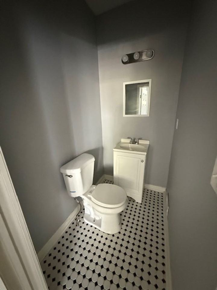 1018 S Frazier St - Photo 2 of 15