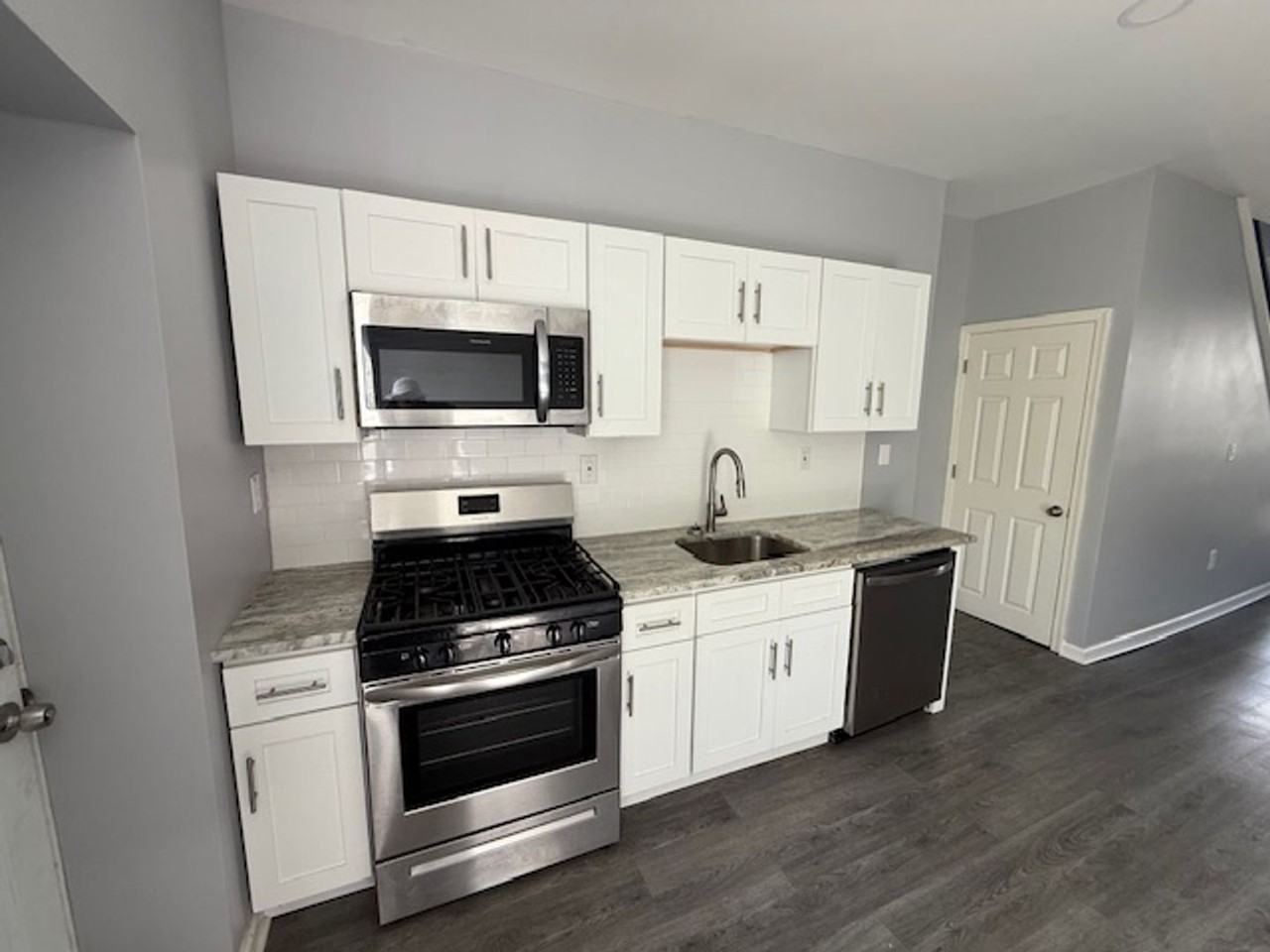 1018 S Frazier St - Photo 3 of 15