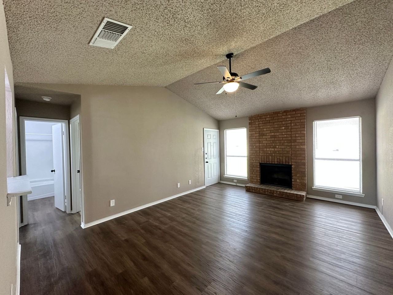 2250 Hilltop Loop - Photo 3 of 28