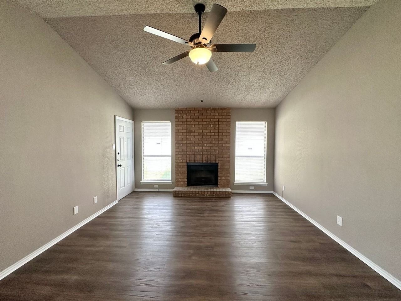 2250 Hilltop Loop - Photo 4 of 28