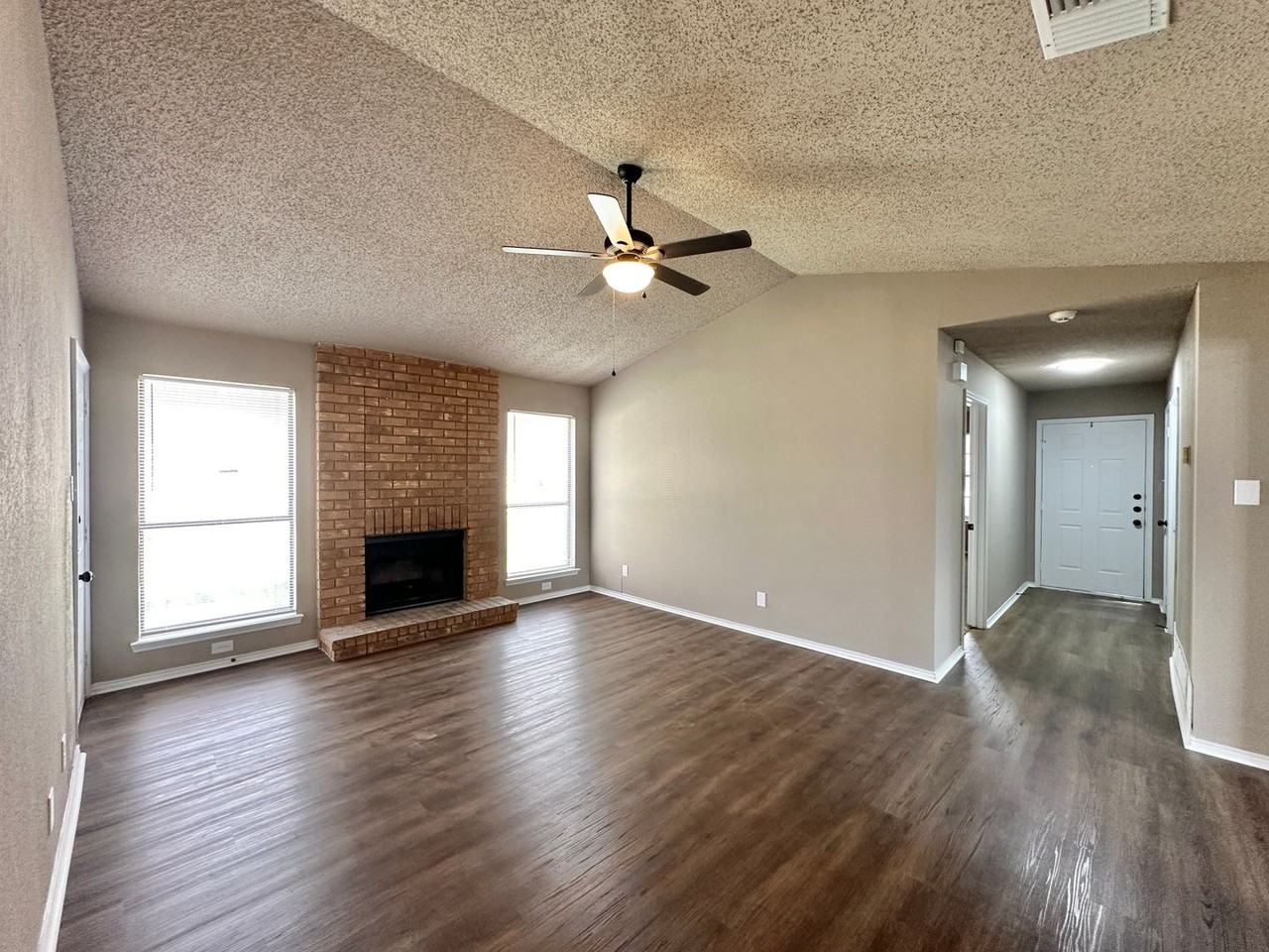 2250 Hilltop Loop - Photo 5 of 28