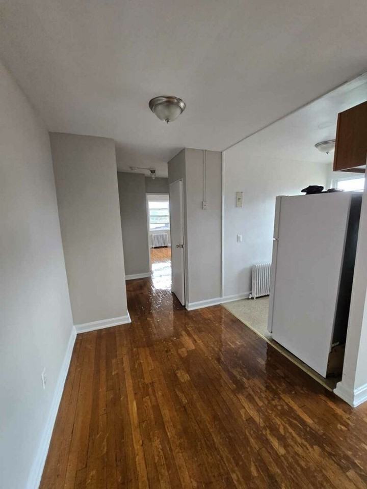 140 KENILWORTH AVE NE - Photo 7 of 8