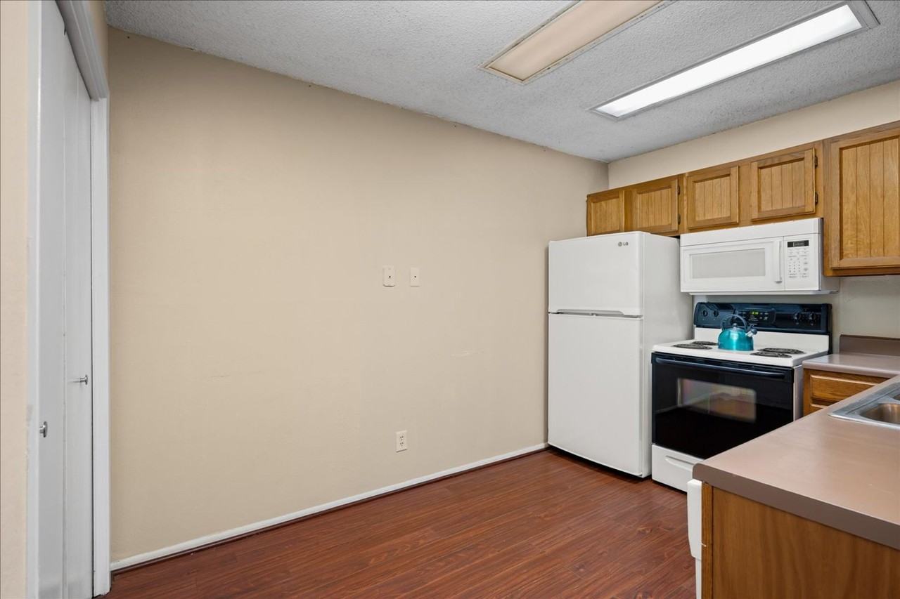 1624 Aquarena Springs Dr #136 - Photo 7 of 21
