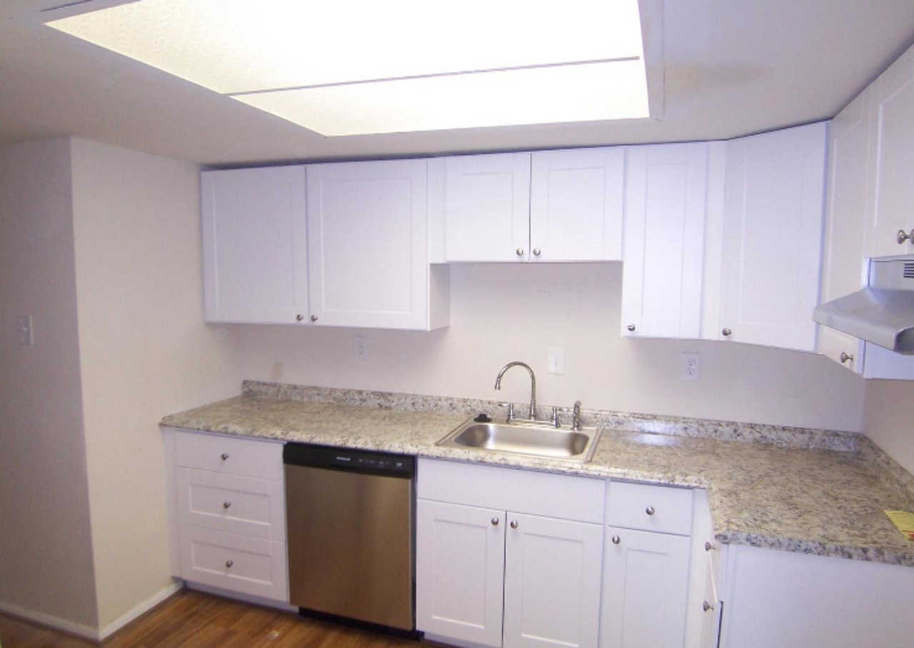 683 Towne Center Dr - Photo 3 of 11