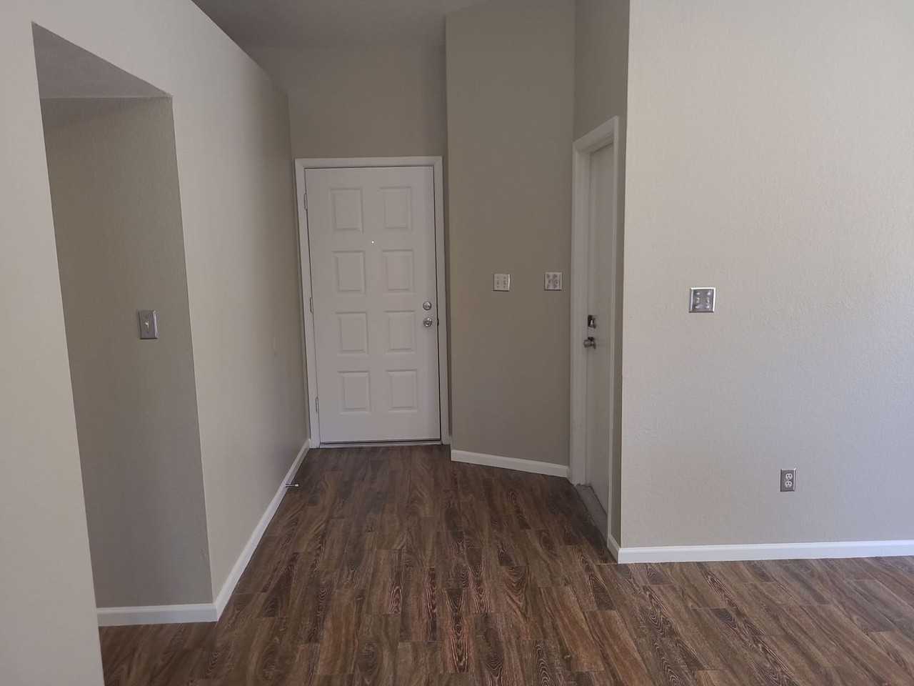 2902 E Irwin Ave - Photo 3 of 23