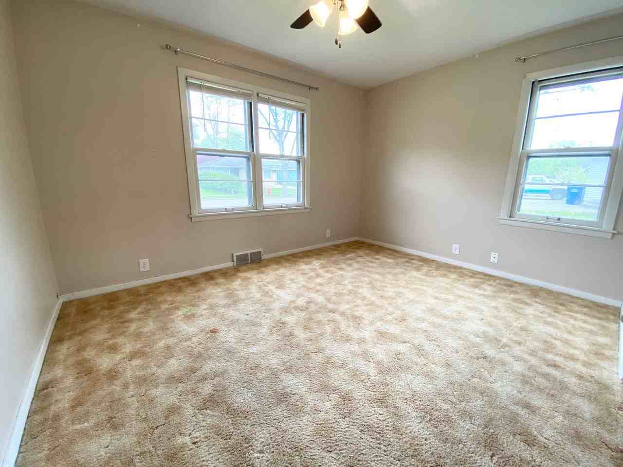 1236 11th St N - Photo 2 of 35