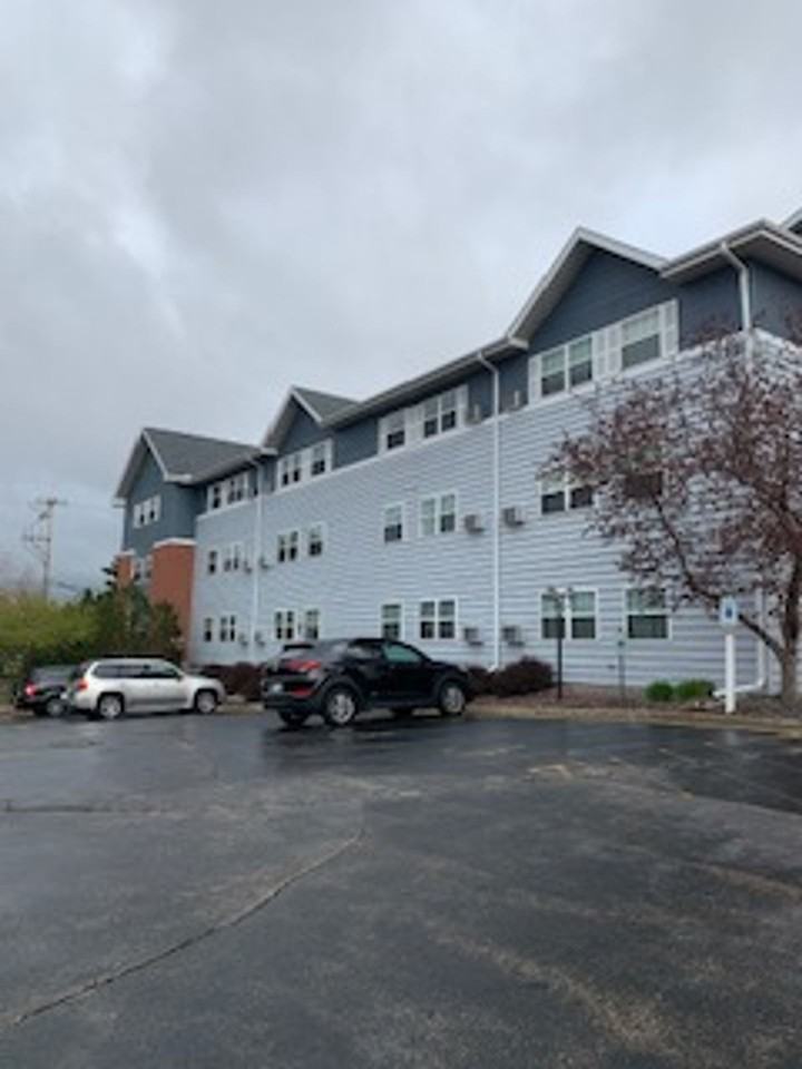 River Oaks Apartments, Hartland WI - Photo 6 of 43