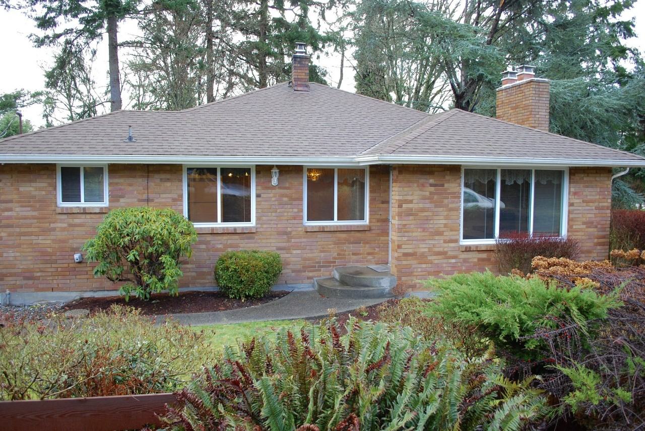 10832 35th Ave Sw - Photo 2 of 18