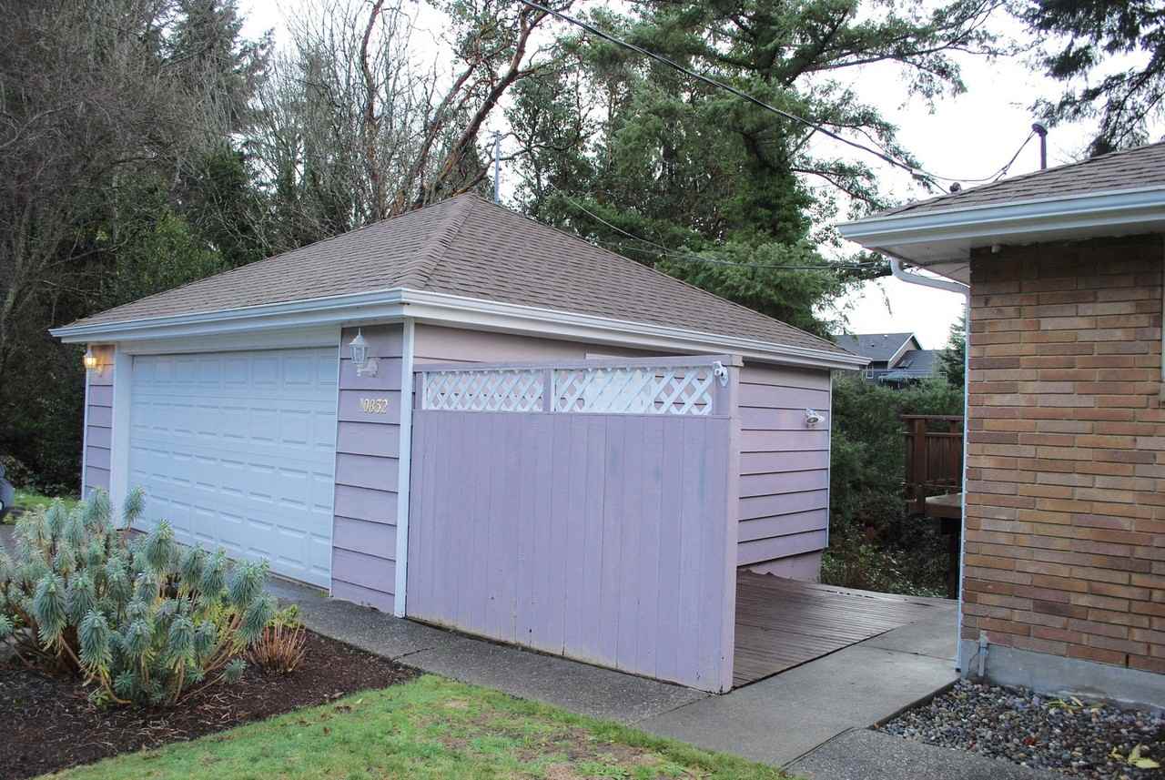 10832 35th Ave Sw - Photo 3 of 18