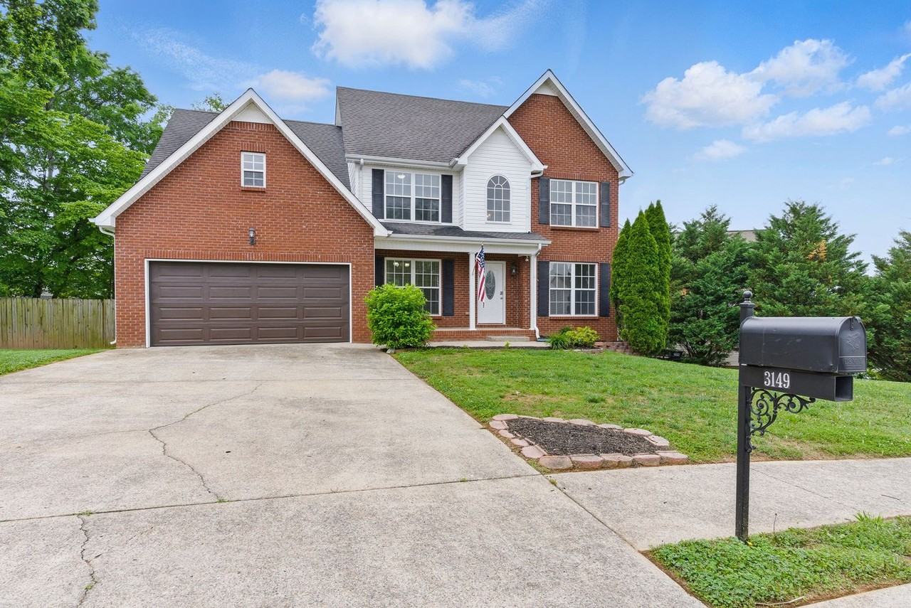 3149 Holly Pt - Photo 4 of 47