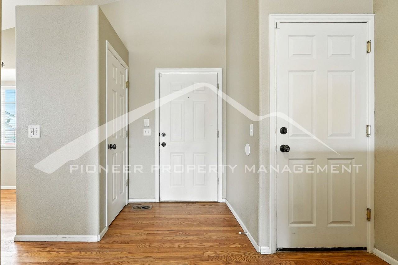 6057 S Quatar Way - Photo 3 of 32