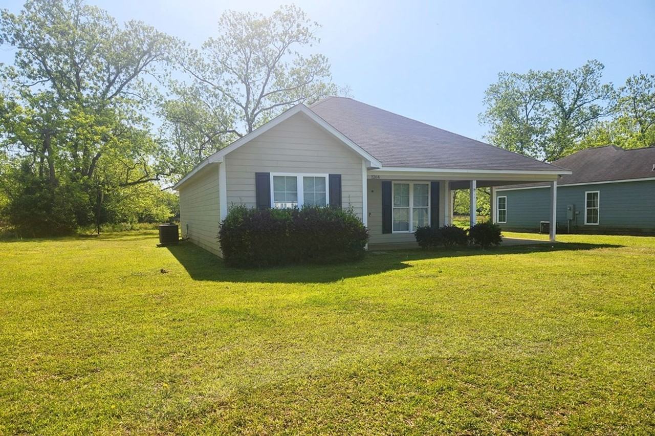 1264 Askew Dr Ne - Photo 2 of 15