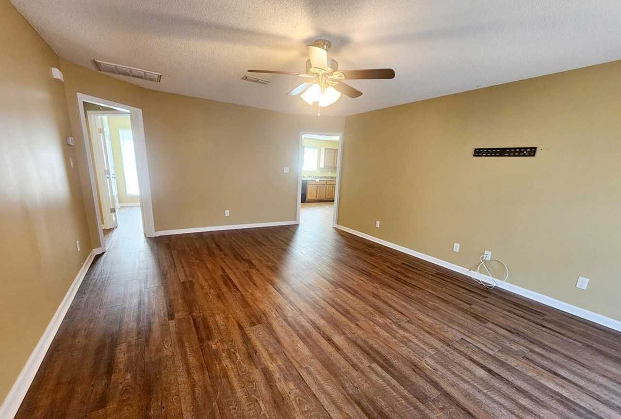 1264 Askew Dr Ne - Photo 3 of 15