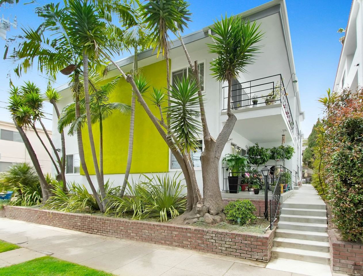 1121 California Ave, North of Wilshire in Santa Monica! - Photo 4 of 4