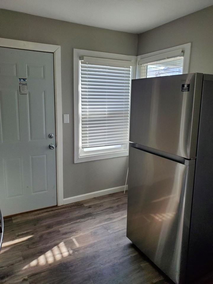 504 S Osage St #4 - Photo 3 of 11