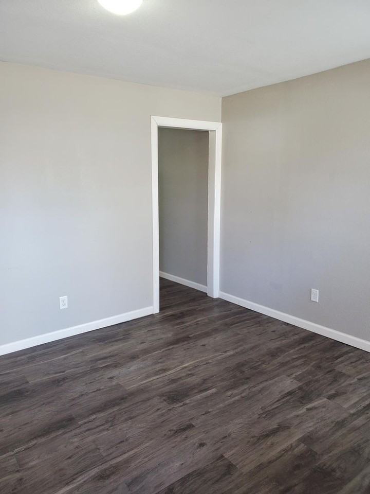 504 S Osage St #4 - Photo 5 of 11