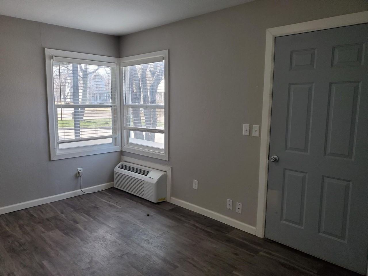 504 S Osage St #4 - Photo 7 of 11